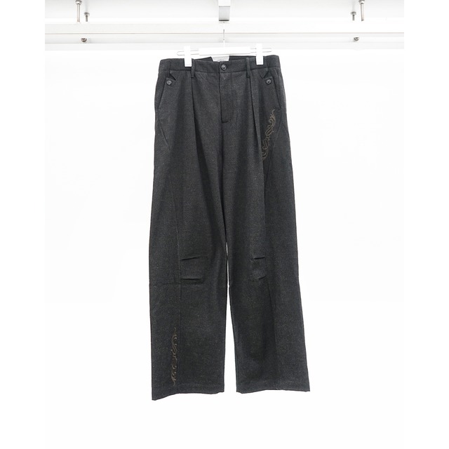 [ Professor.E ](プロフェッサーイー) 26FW-PE-TRL-03 Embroidered Overlock Trousers