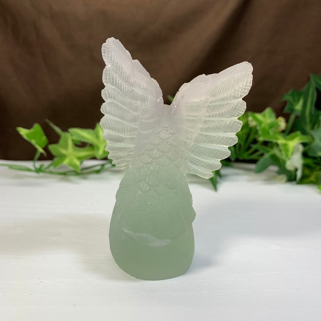 1.繊細な彫刻☆可愛いフローライトフクロウ