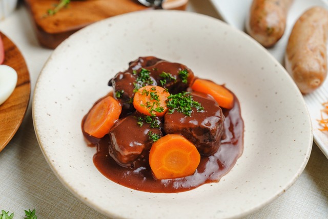和牛の赤ワイン煮込み　-Bœuf bourguignon de Wagyu-　１pc（約350g）　[冷凍]
