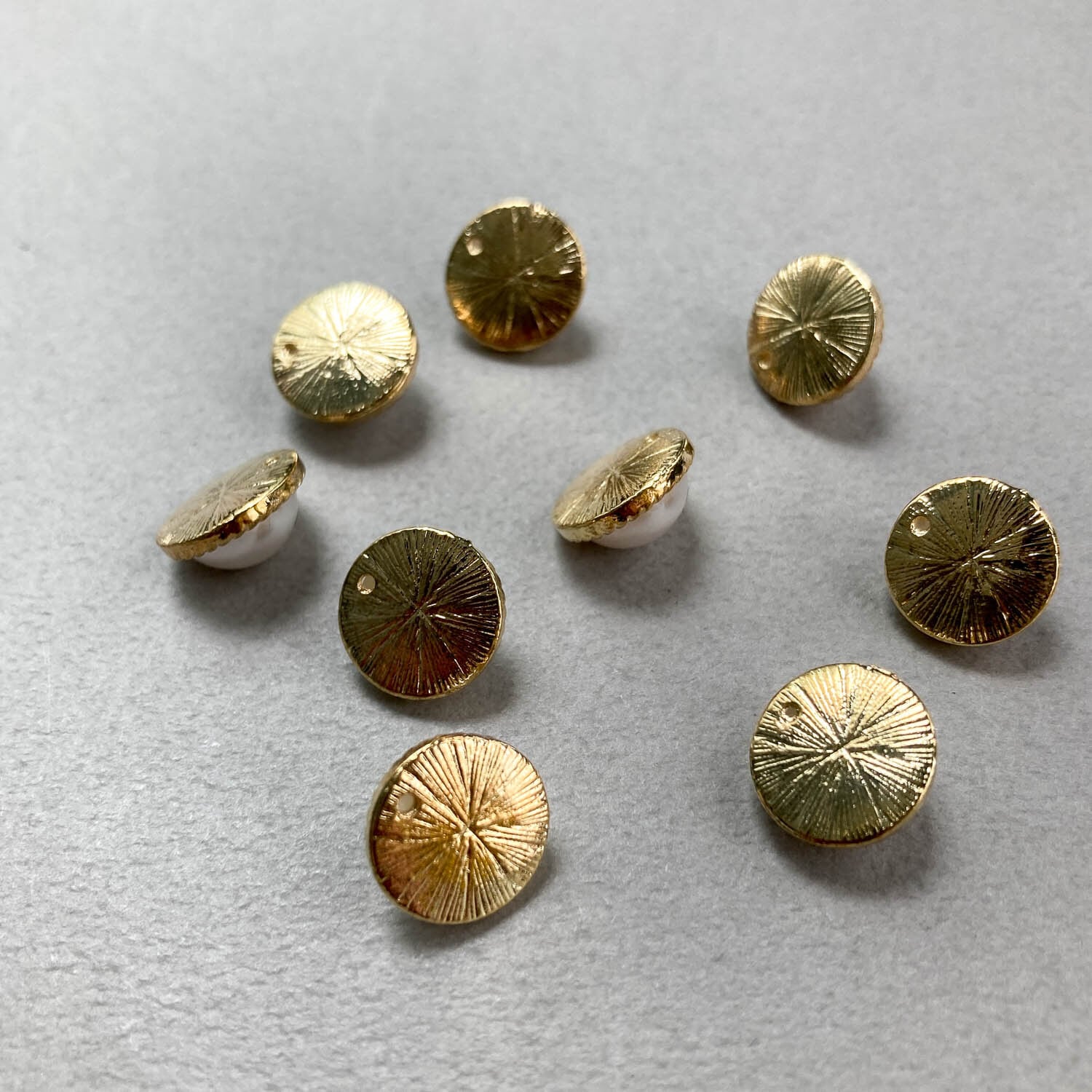 ゴールド縁のラウンドパールカボション | Dua-アクセサリーパーツショップ