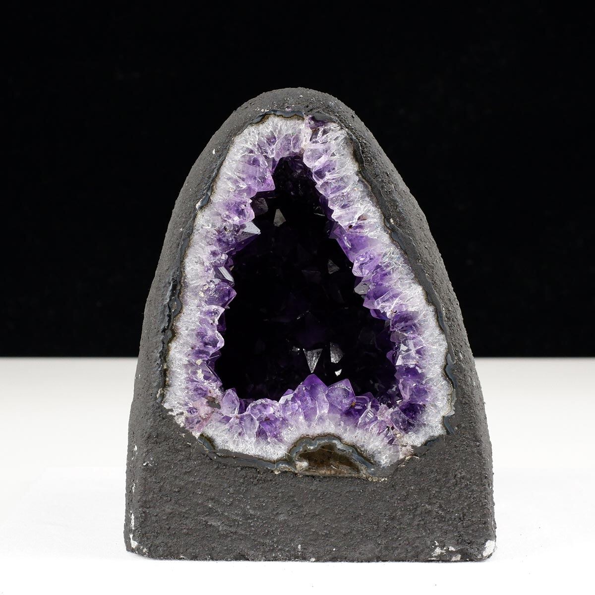 1.8Kg アメジストドーム ウルグアイ産 アメジスト ドーム ジオード 原石 置物 カペーラ 一点物 174-2244