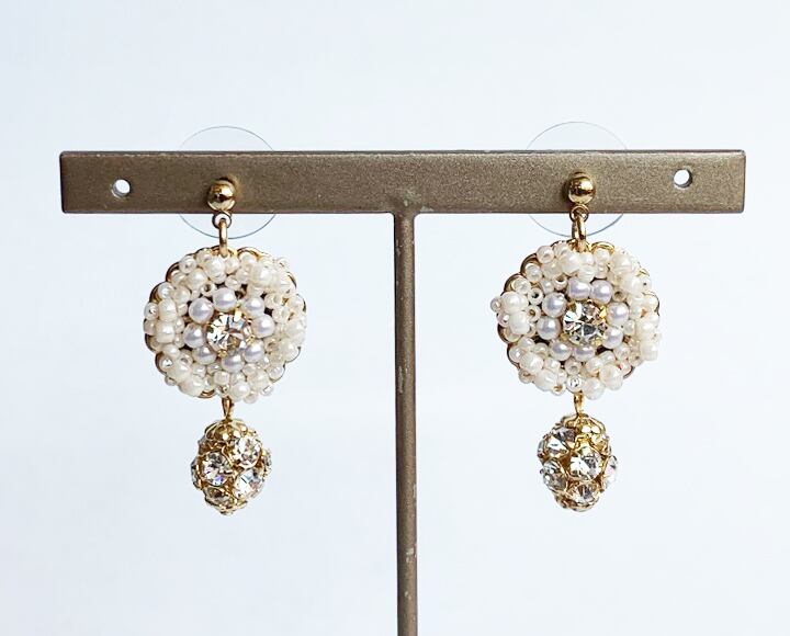 ピアス(ホワイト 03-02-211-10・ブラウン 03-02-212-81)イヤリング(ホワイト 03-02-251-10・ブラウン 03-02-252-81)