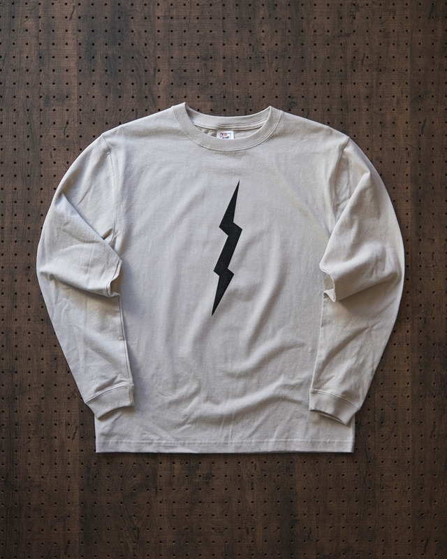 "black thunder" long sleeve tee in stone（受注生産）