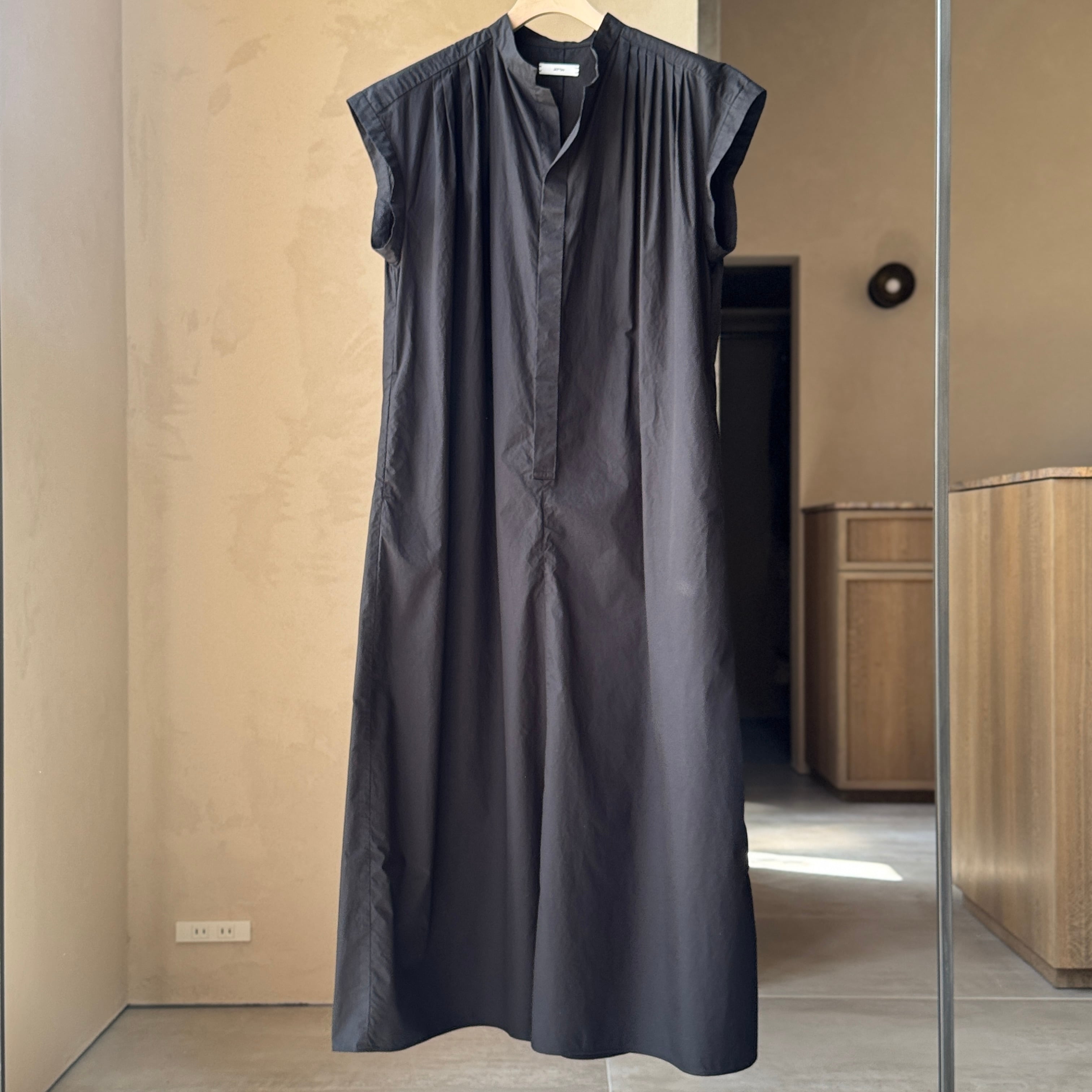 ATON｜NATURAL DYED COTTON LAWN TUCKED DRESS | HJ GALLERY