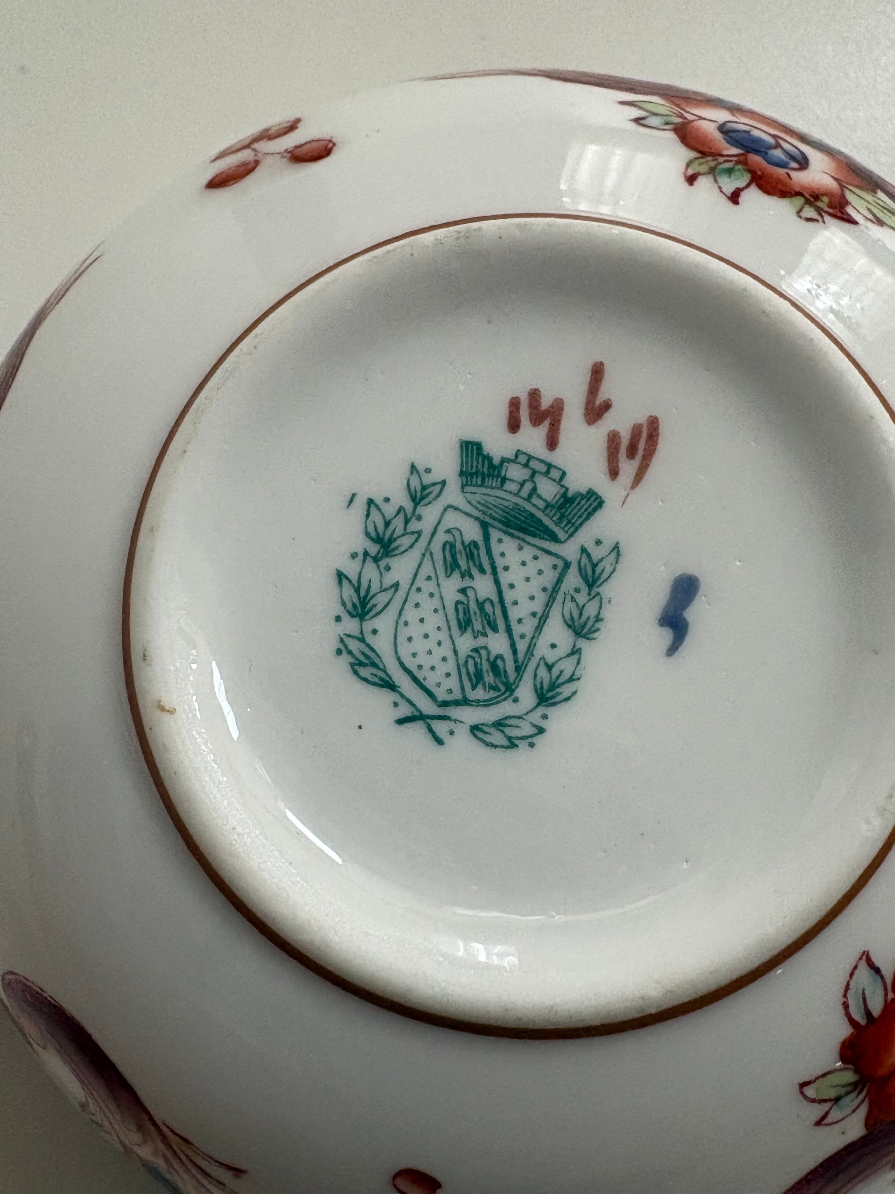 サルグミンヌ MINTON No.146 ティーカップ（青紫の花と唐草模様