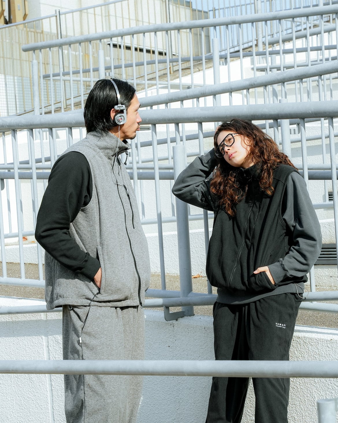 SUMARI EX FLEECE CITY VEST & PNATS SET UP GREY | nua