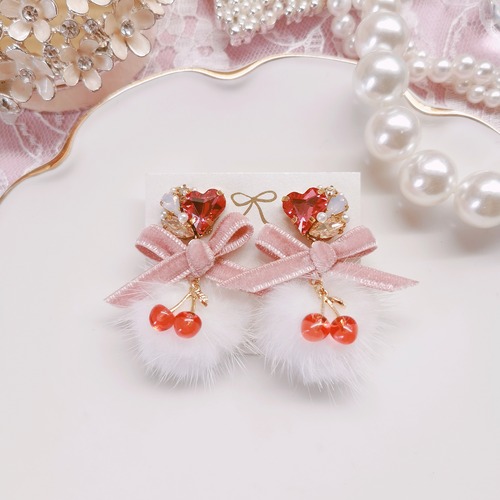 《 ハートビジュー×チャーム付ミンクファー 》 ピアス/イヤリング
