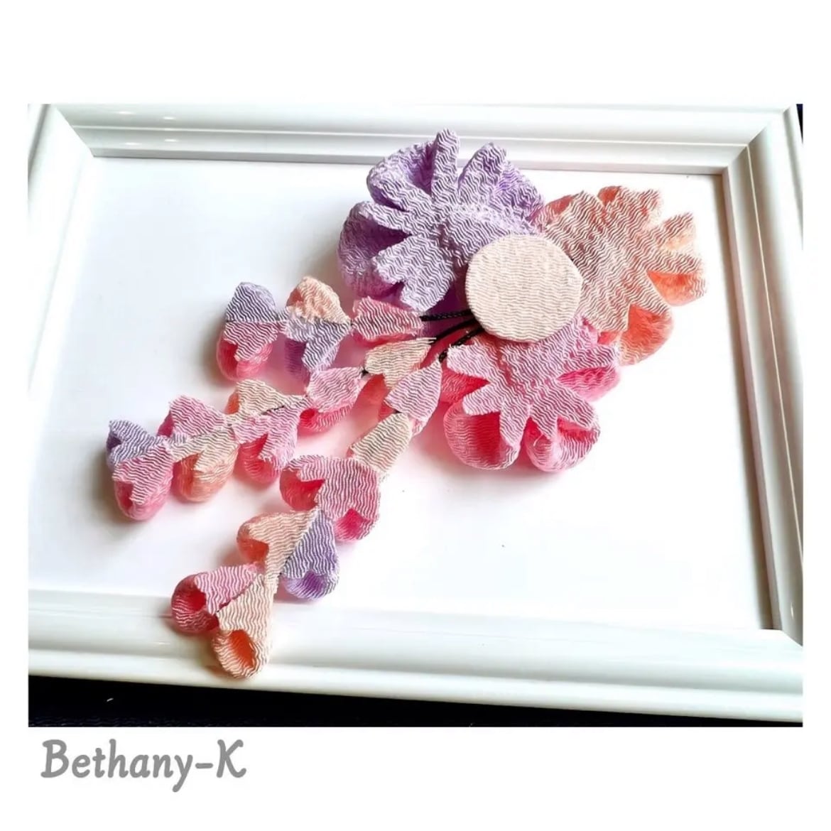 つまみ細工 髪飾り　七五三　おまけ付き 七五三・卒業式に◇大きくて可愛いつまみ細工の髪飾り(下がり付き)◇桃