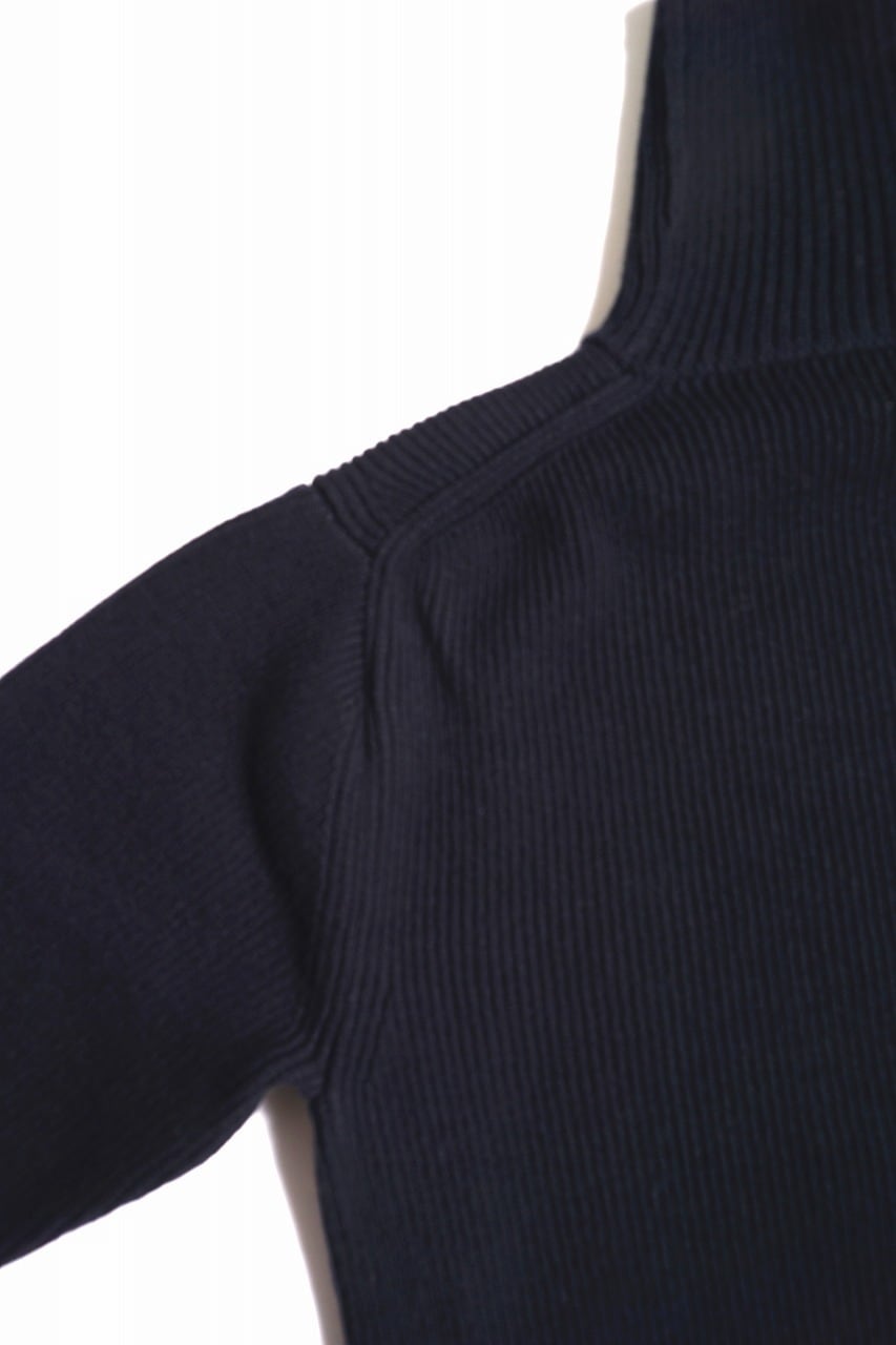 Hand Framed High Neck P/O　