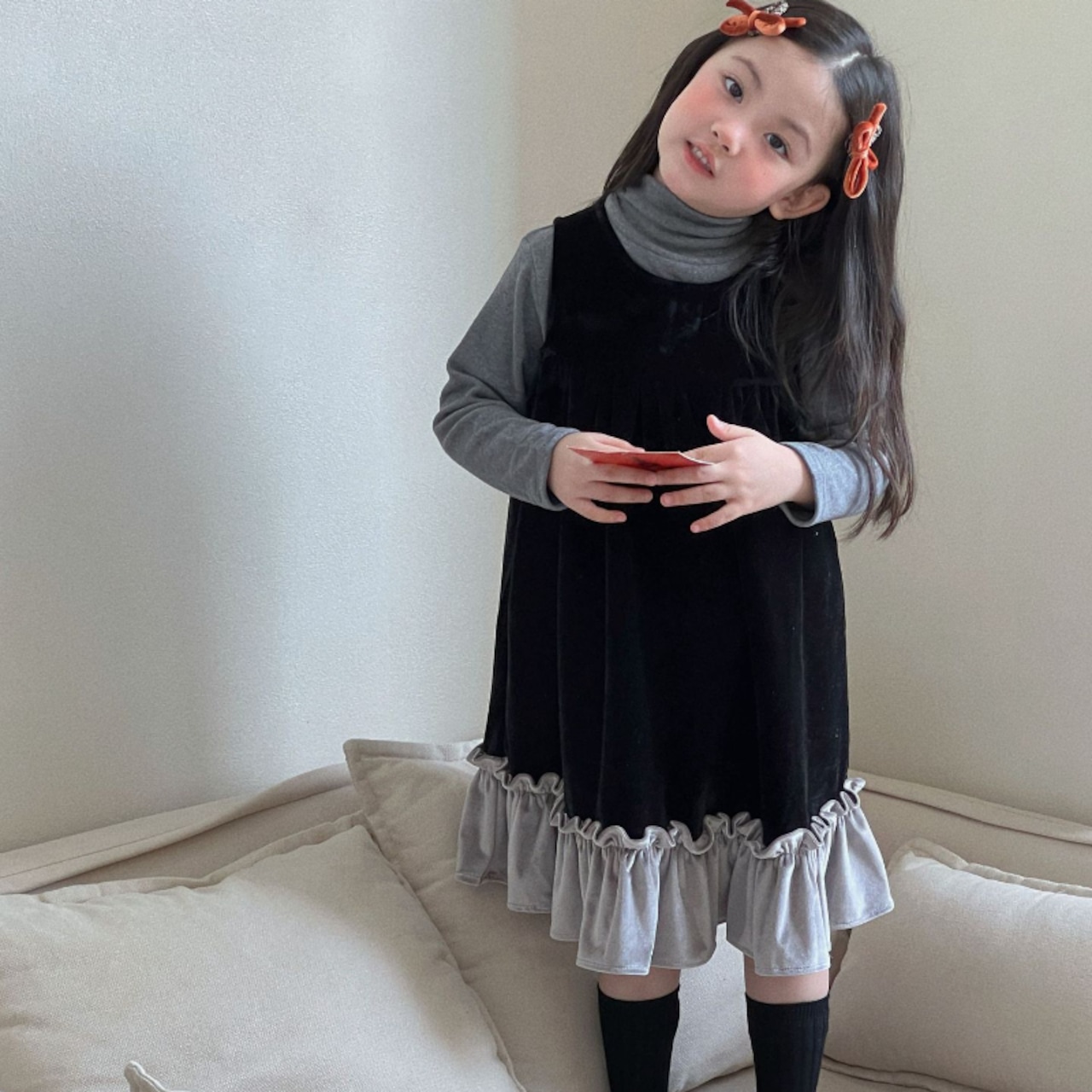 春ベルベットフリルワンピース