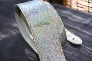 G-Premium Paisley Holograw White