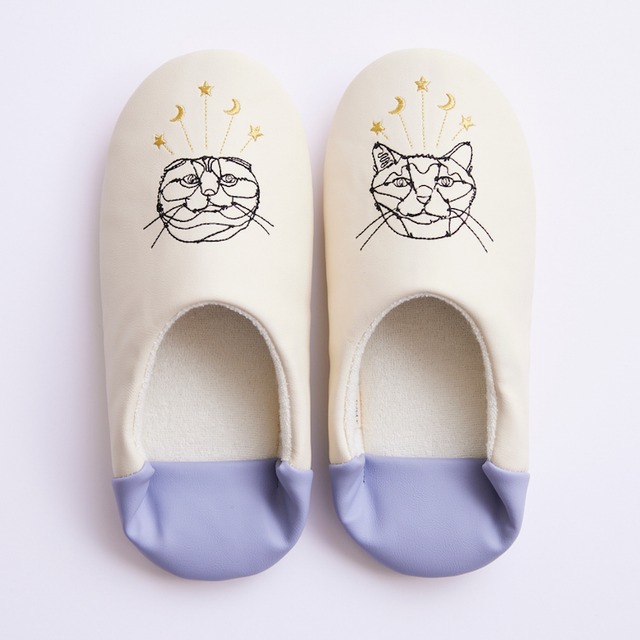 +HAyU （プラスハユ） 刺繍合皮バブーシュ ルームシューズ / cat star クリーム CJG-1083