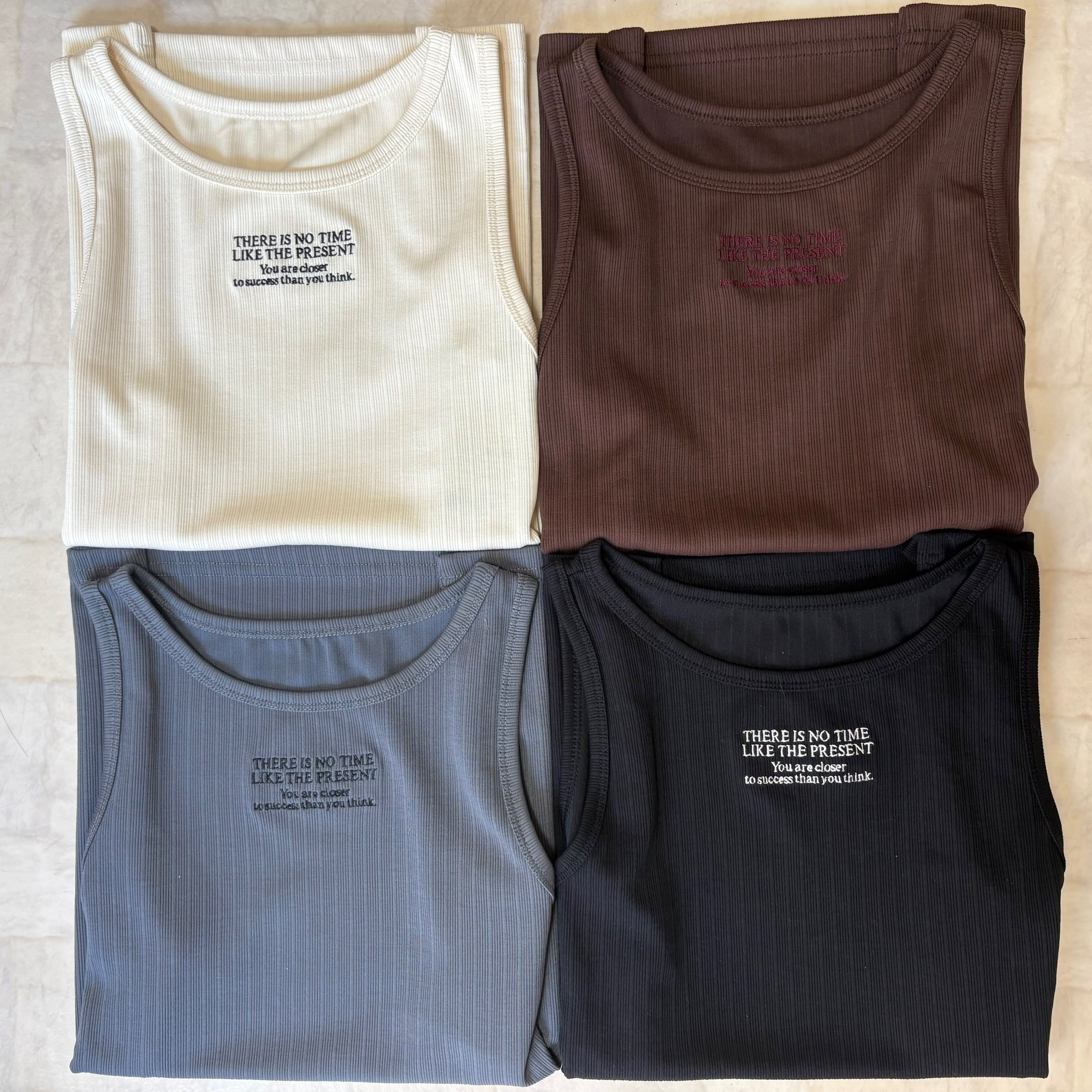 ロゴ刺繍タンクトップ