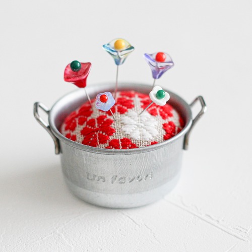 こぎん刺し　針山  梅の花　唐紅　【受注制作】　ピンクッション