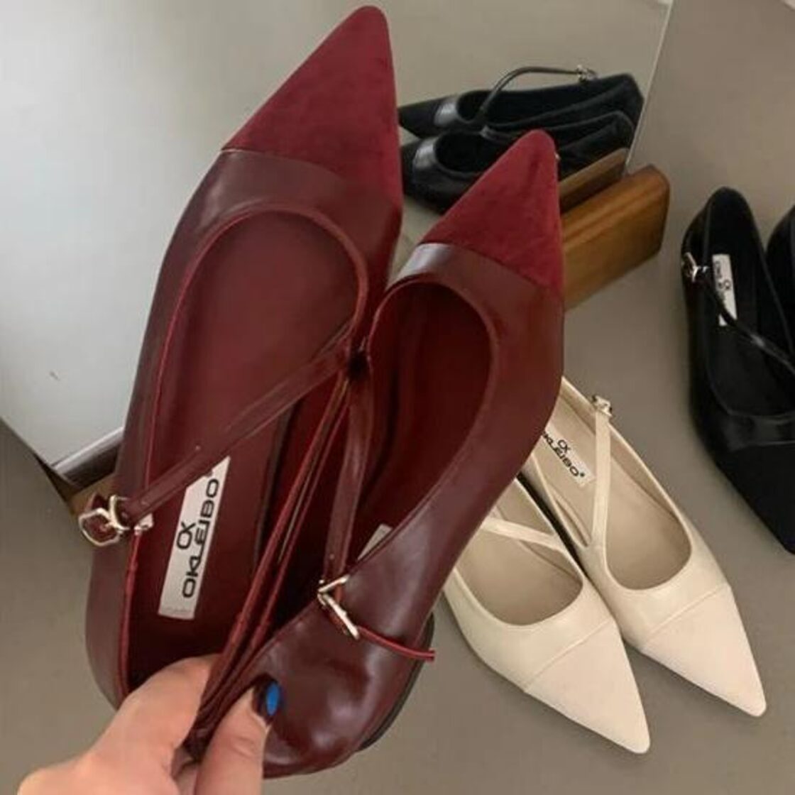 女性用先のとがったつま先のバレダンスシューズ、フラット、ローファー 