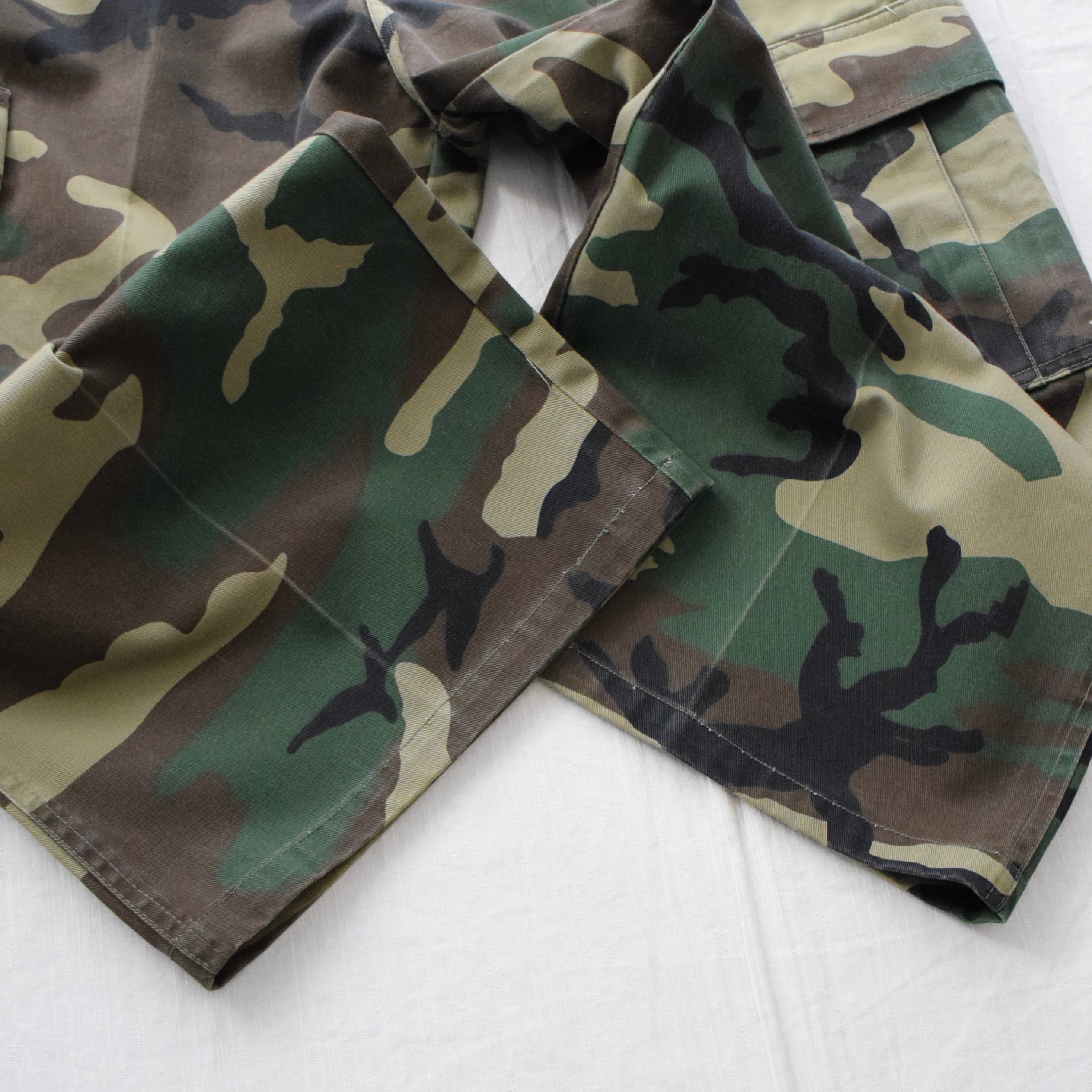 【GAP】現行完売品　迷彩柄 カーゴハーフパンツウッドランドカモ 「w34」 00's ウッドランドカモ 七分丈 ハーフパンツ メンズ W34 グリーン 迷彩