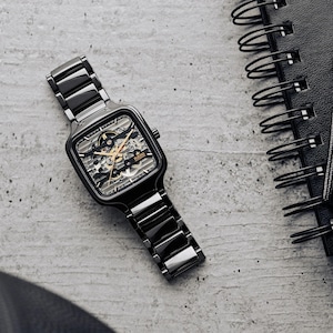 【RADO ラドー】True Square Automatic Skeleton トゥルースクエア スケルトン（ブラック）／国内正規品 腕時計