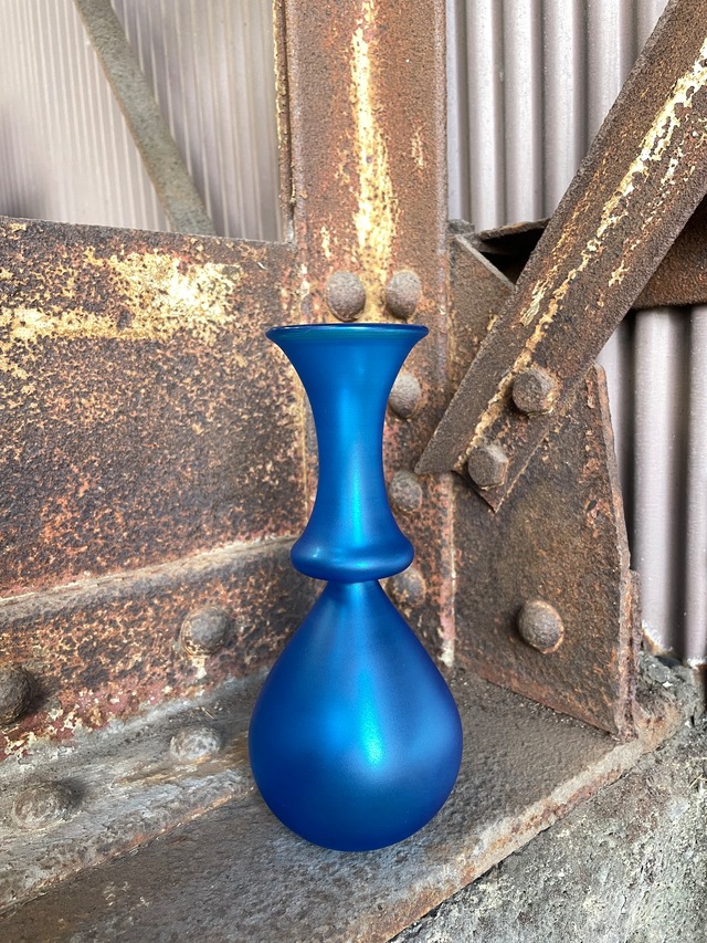 yōki / egyptian flower vase / matt blue elephant house