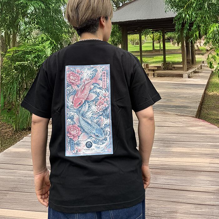 昇鯉牡丹-Shoryu Botan-スクエアプリントTシャツ