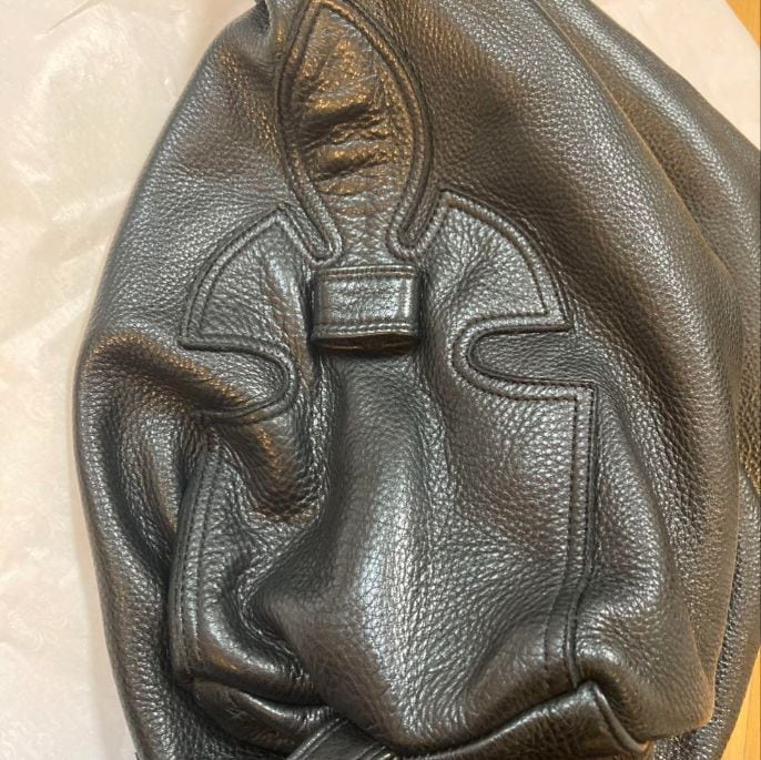 クロムハーツ CHROME HEARTS 黒いレザーショルダーバッグ 美品▽CHROME HEARTS クロムハーツ レザー セメタリークロスパッチ