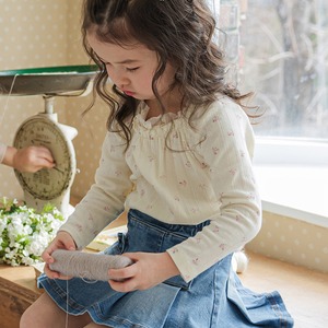 秋花柄レース襟Ｔシャツ