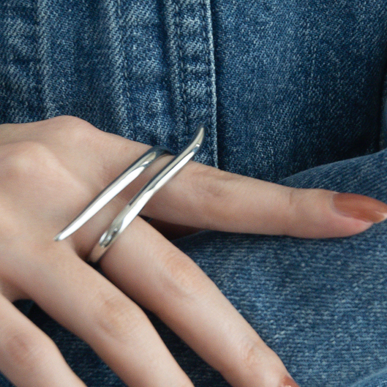 【ネコポス便】リング 指輪 エッジ ダブルフィンガーリング 金属アレルギー対応 ニュアンスライン レイヤード風 2416