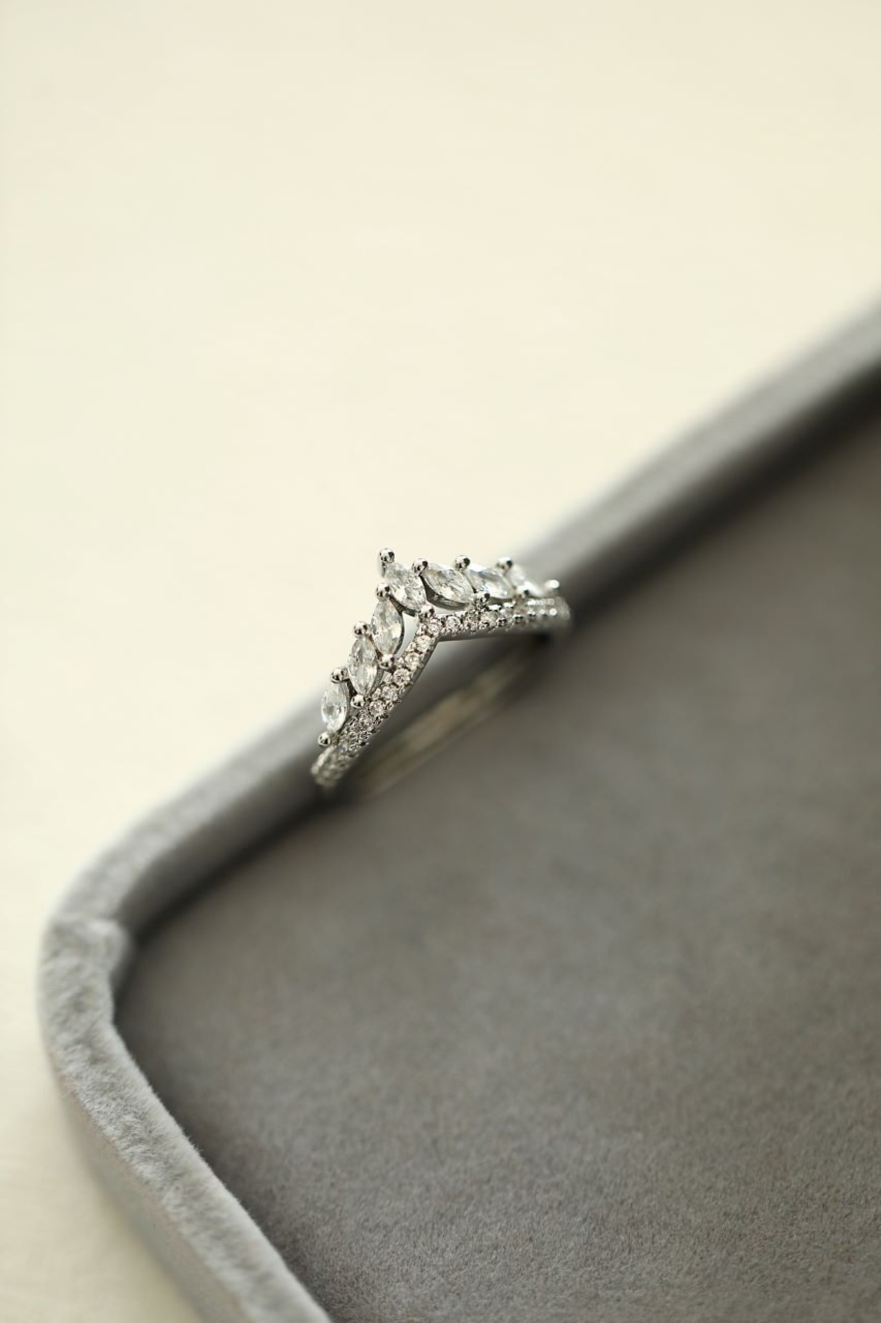 chf diamond ring