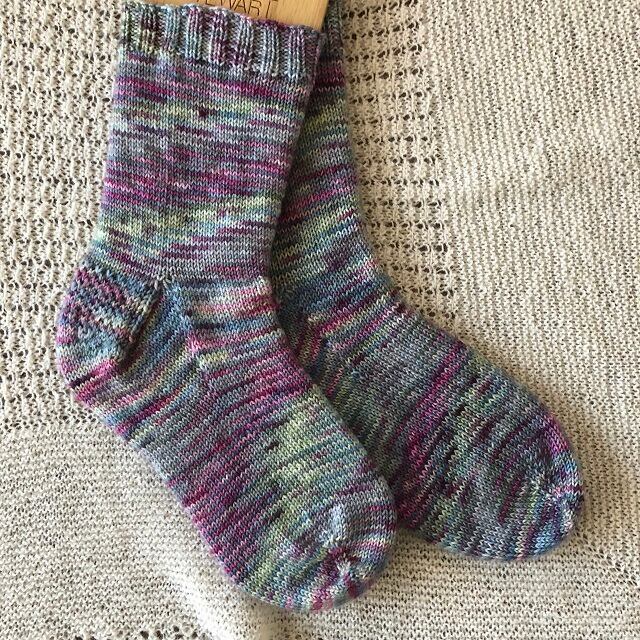 手編み靴下 #156 ペロリ様 手編み靴下 #156 ペロリ様 靴下編み on Threads