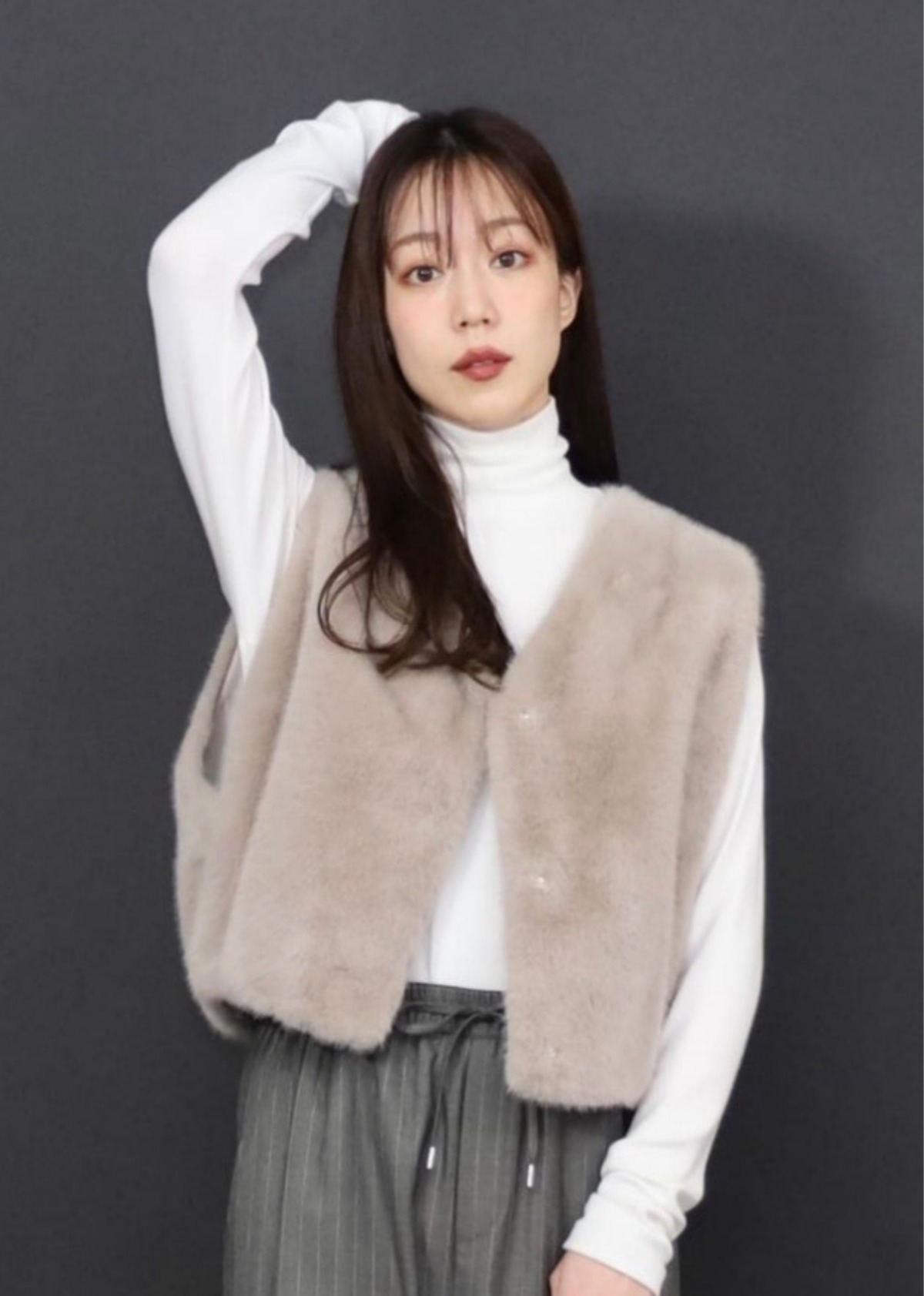 上質ミンクファーVネックバルーンベスト 大人女性 ブルーオニオン