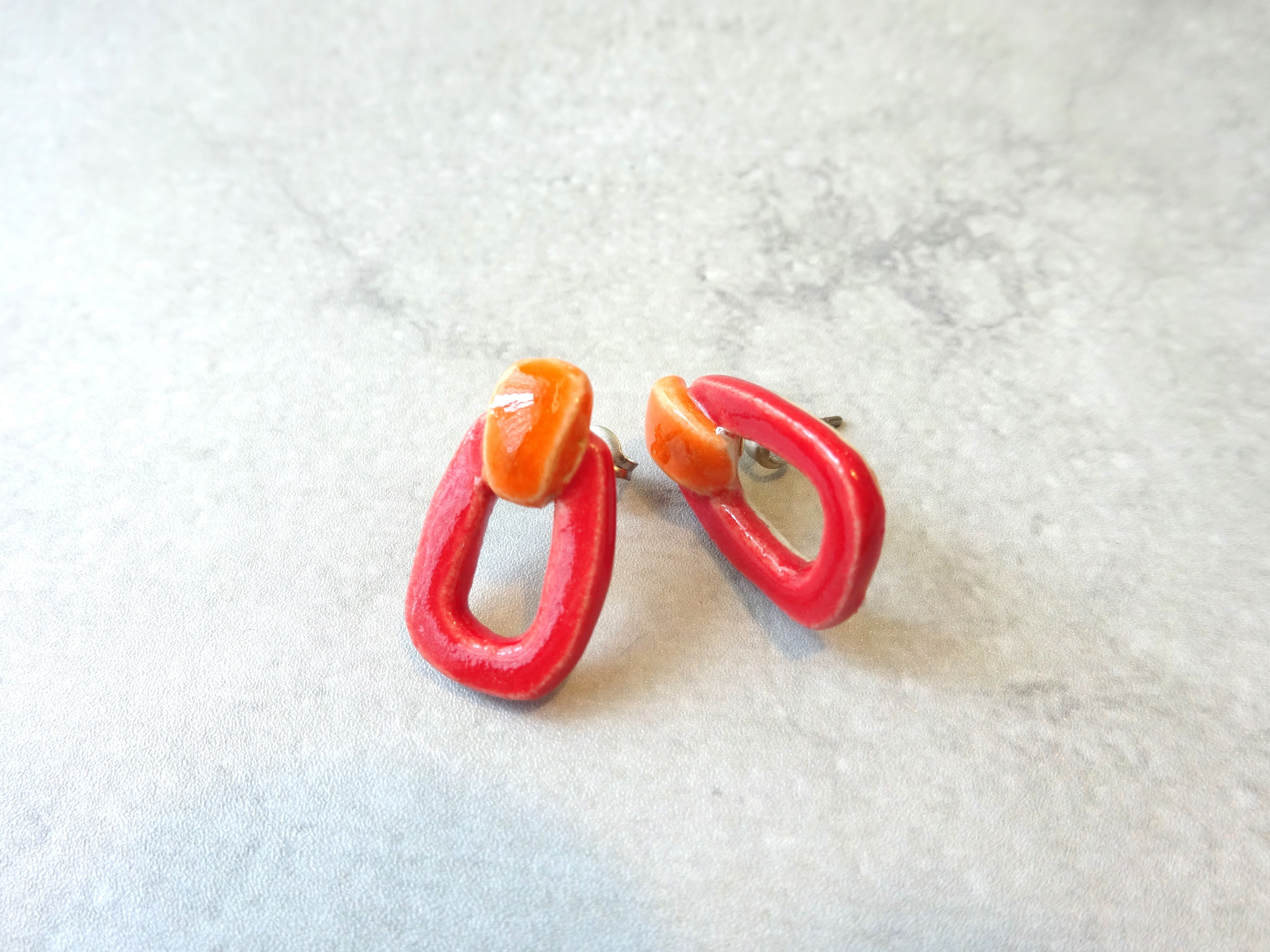 classical ring design ピアス/イヤリング（赤＋オレンジ） | irodori