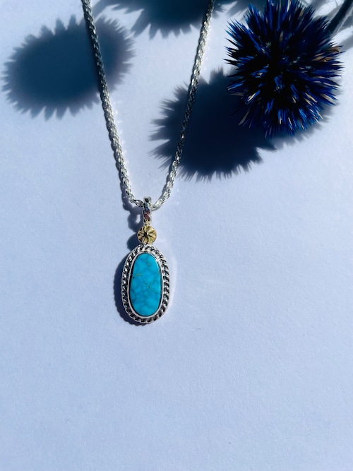 Kingman Turquoise 18k Gold concho pendant top