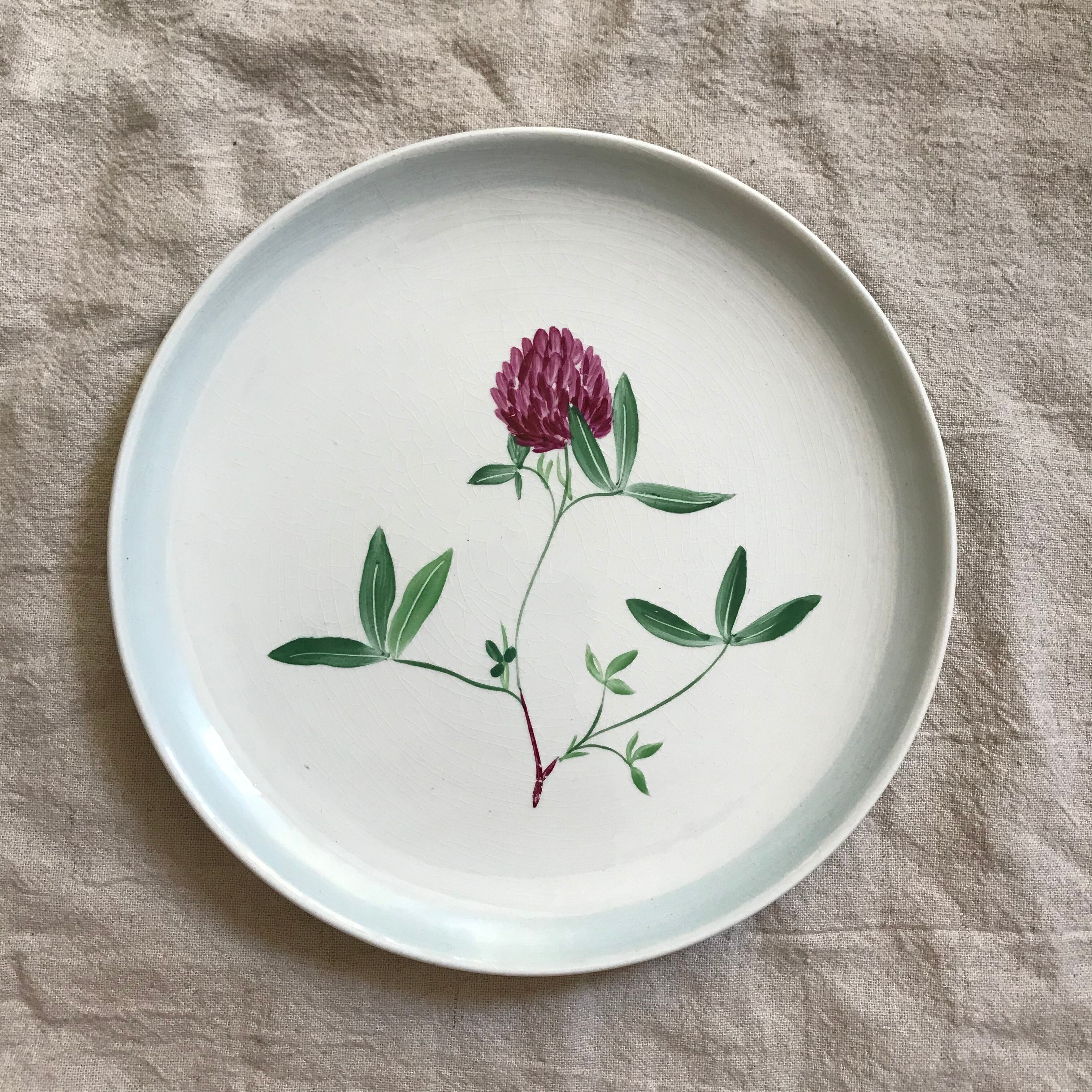 手描きの花のプレート1