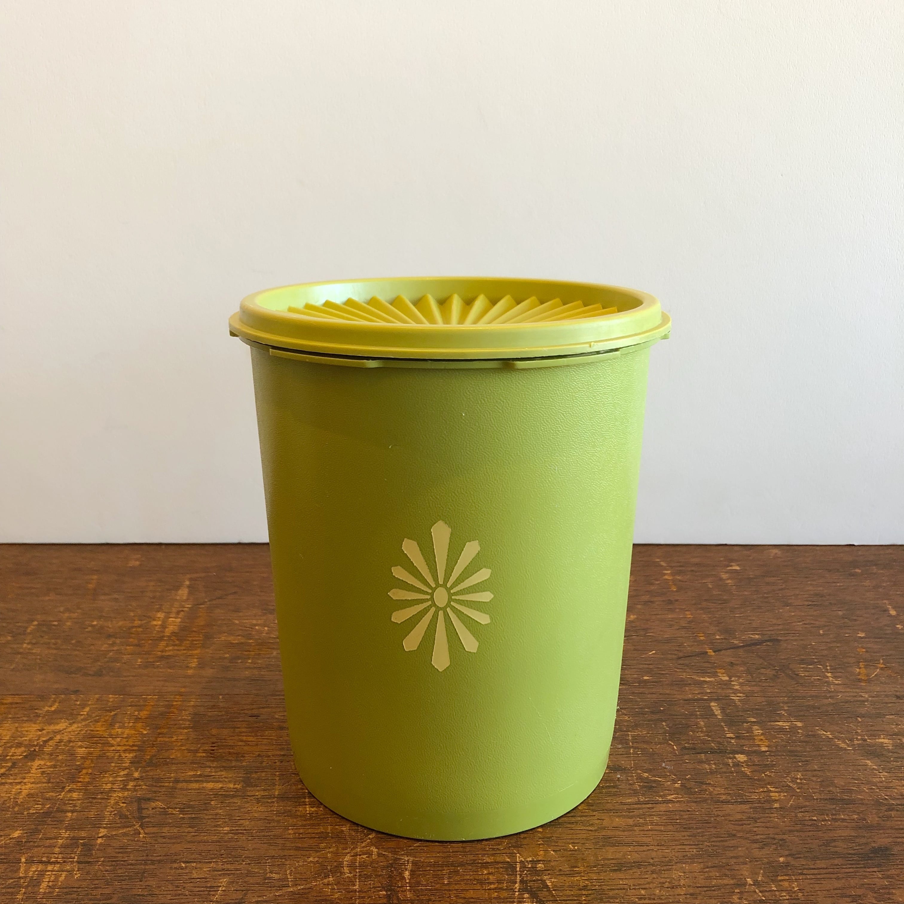 【専用】タッパーウェア マキシクイーンデコレーター イエロー タッパーウェア マキシクイーンデコレーター イエロー タッパーウェア