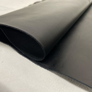 牛革　くろ【約58ds / 約1.2mm厚】L8F-014