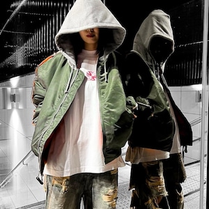 【VETEMENTS】BOMBER WITH ATTACHED HOOD