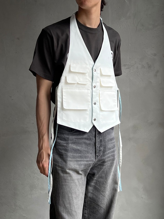 GEN IZAWA / nylon reversible vest bag (white & light blue)
