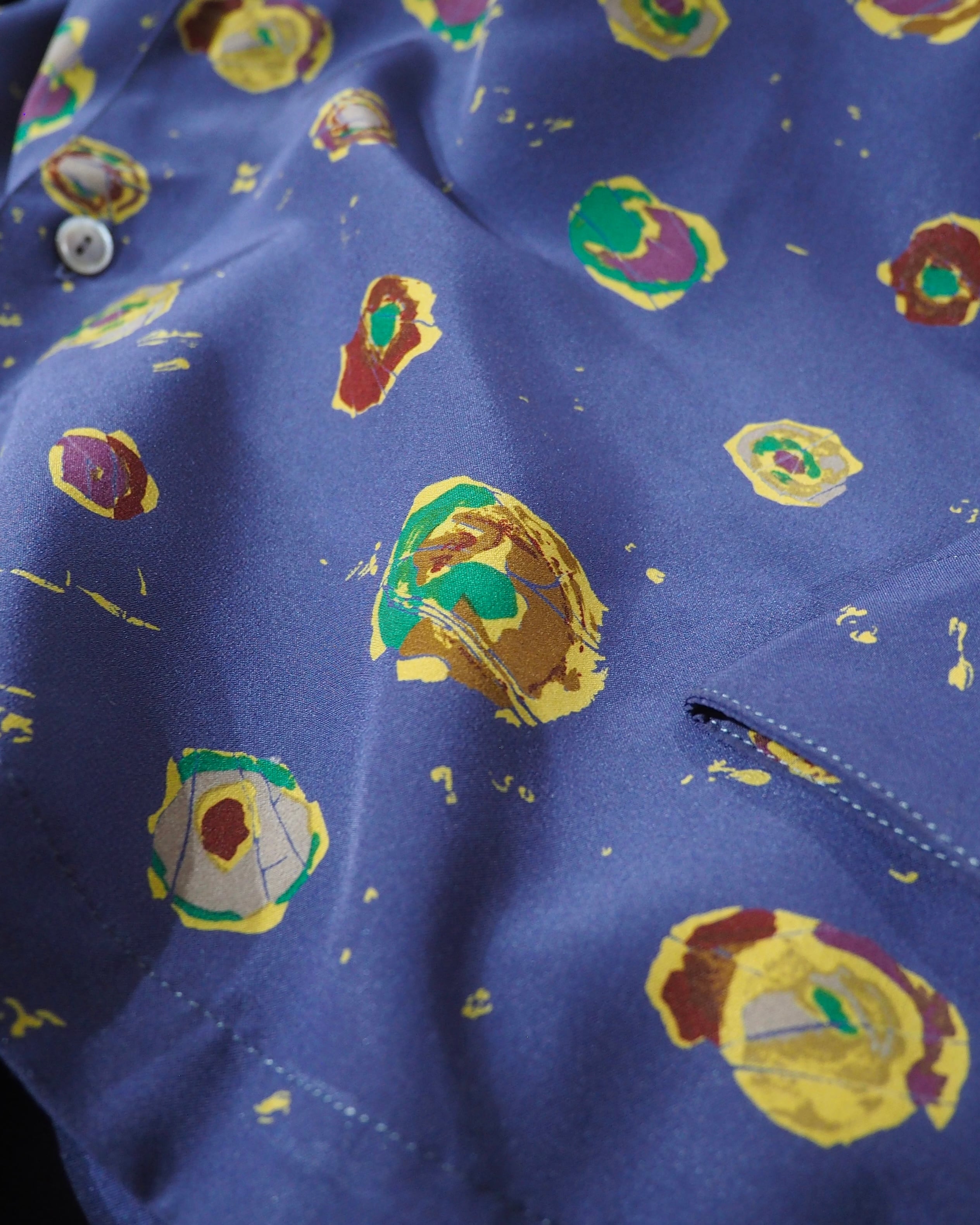 1990s Colorful Popcorn All Over Pattern Vintage Drape Shirt