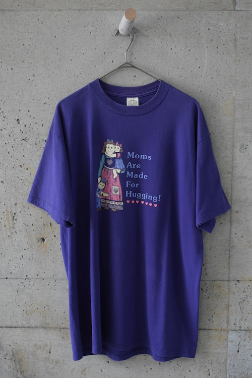 Mom Hug Print T-Shirt