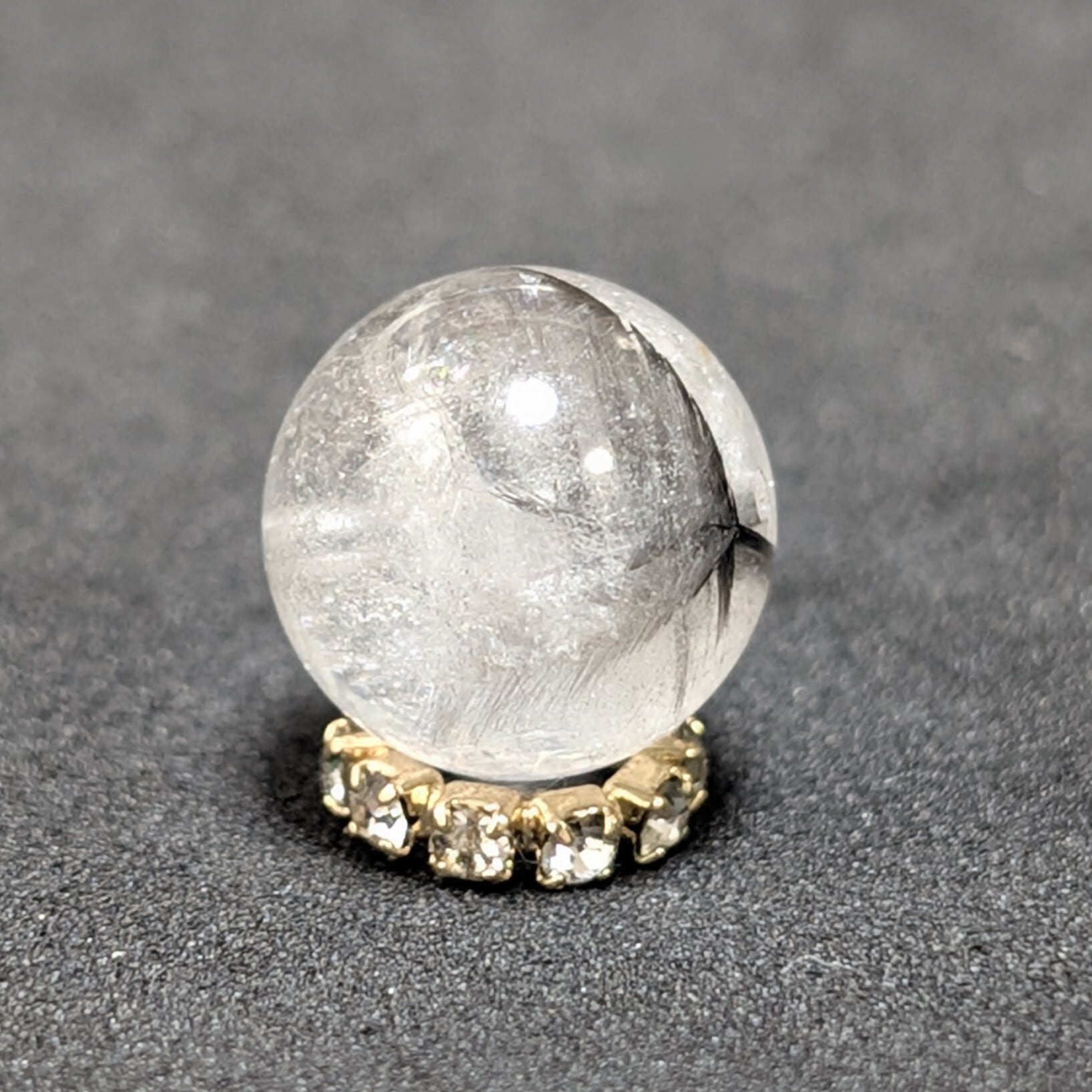 一点物【針の入り方が美しい】タイチンルチル 10ミリ 粒売り 貫通穴あり 一点物【針の入り方が美しい】タイチンルチル 10ミリ 粒売り 貫通穴