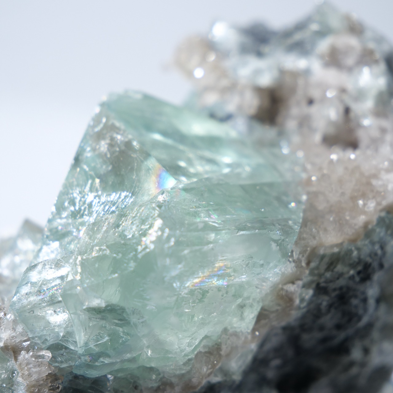 シャンファーリン産 フローライト スモーキークォーツ 共生 / 原石 標本【E_5】