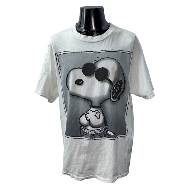 【PEANUTS】スヌーピー "JOE COOL" サングラス グラフィック Tシャツ