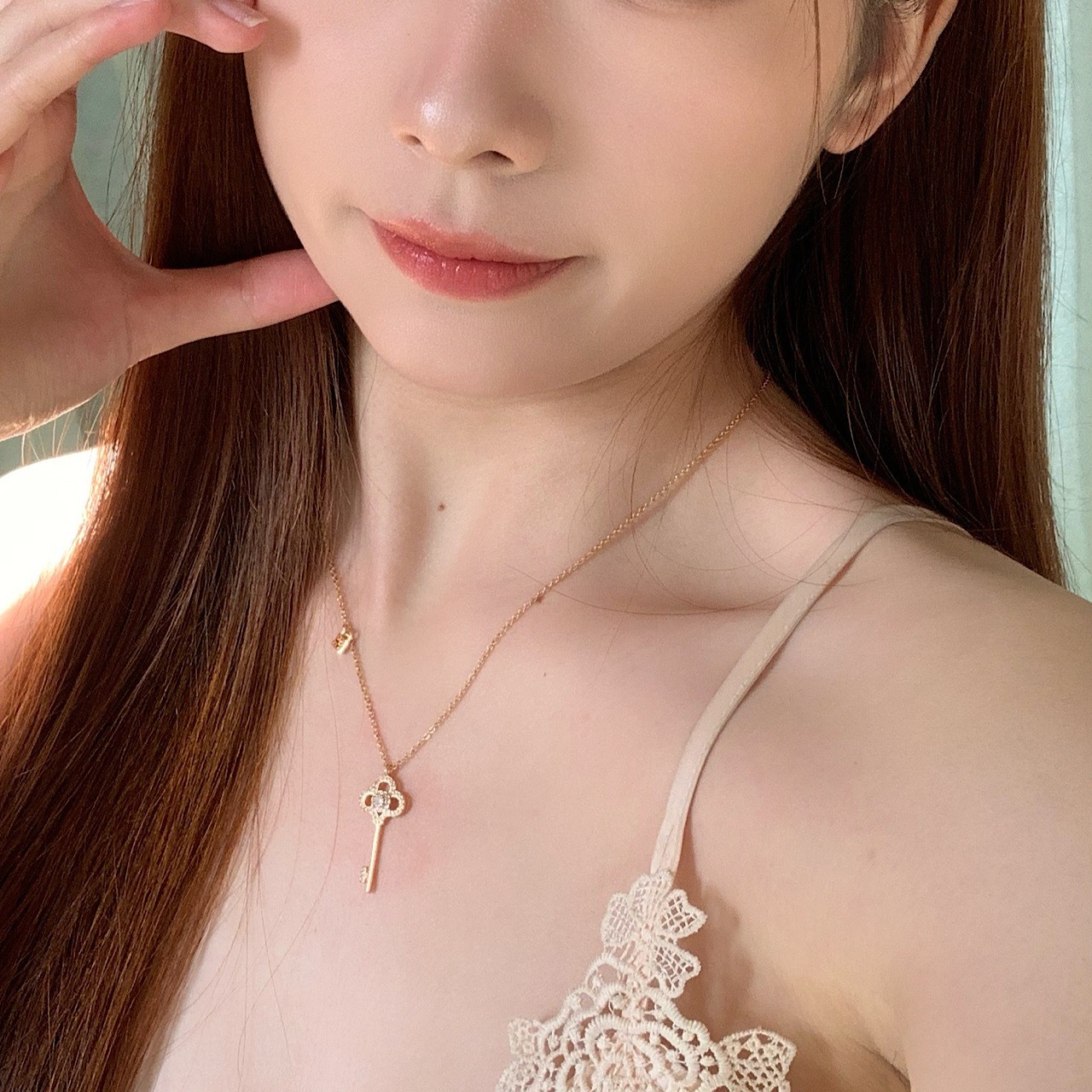 ペンダント おしゃれ キラキラ 鍵型 ネックレス - 3