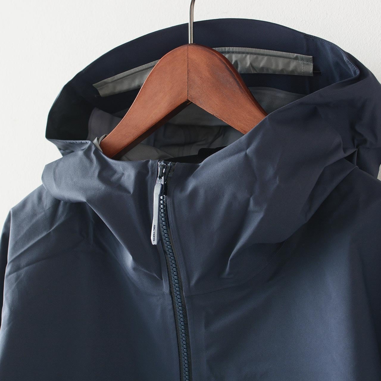 ARC'TERYX フード付きジャケット 青 気長 ARC'TERYX フード付きジャケット 青 気長