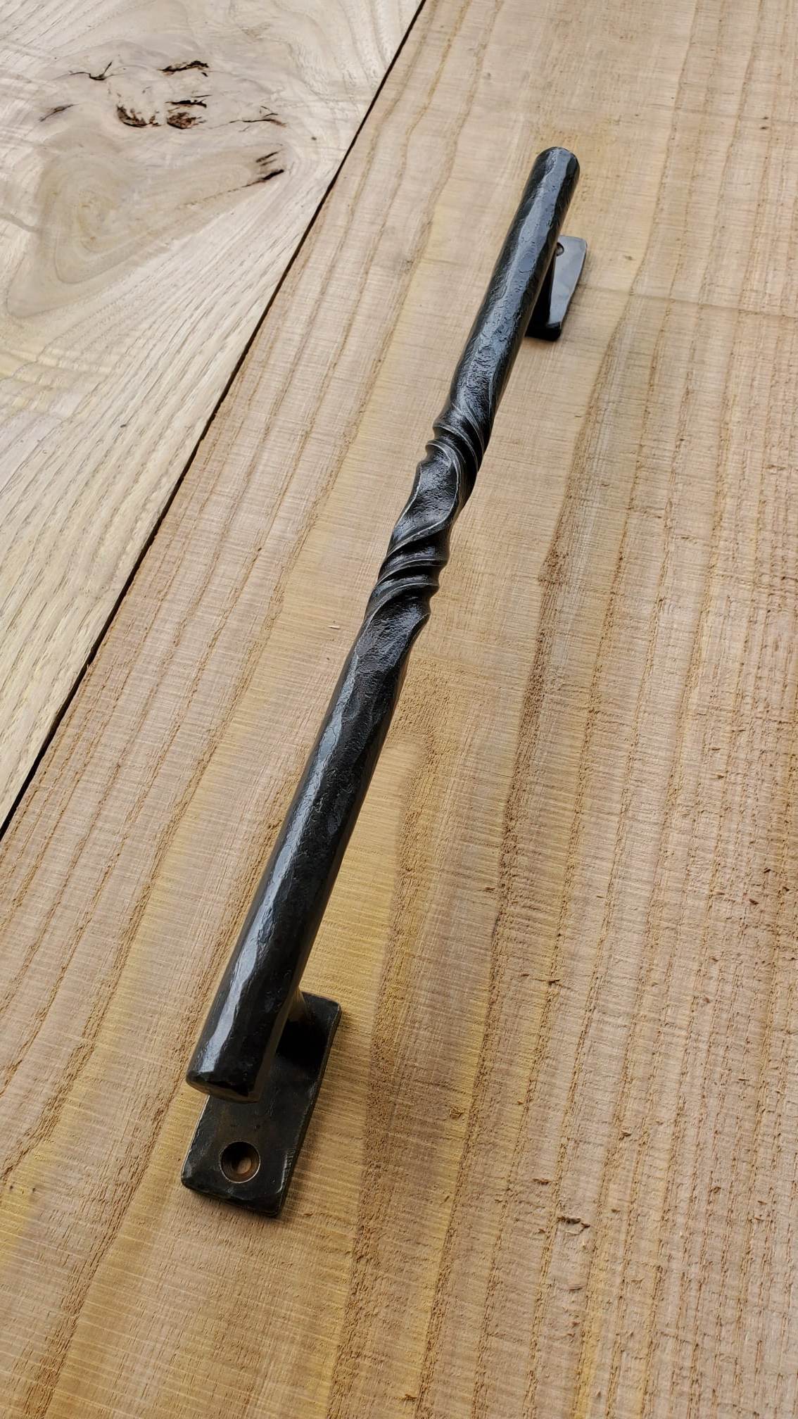 ロートアイアンのドアハンドル】Φ13㎜x長30cm 無垢角鉄のねじり加工
