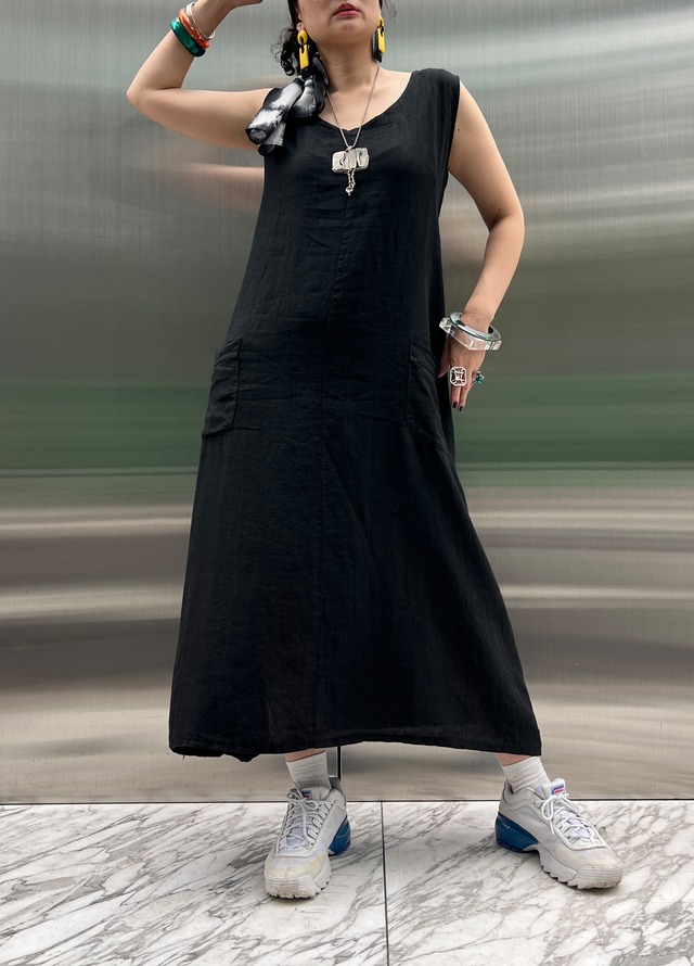 Vintage Germany black sleevevess linen simple dress