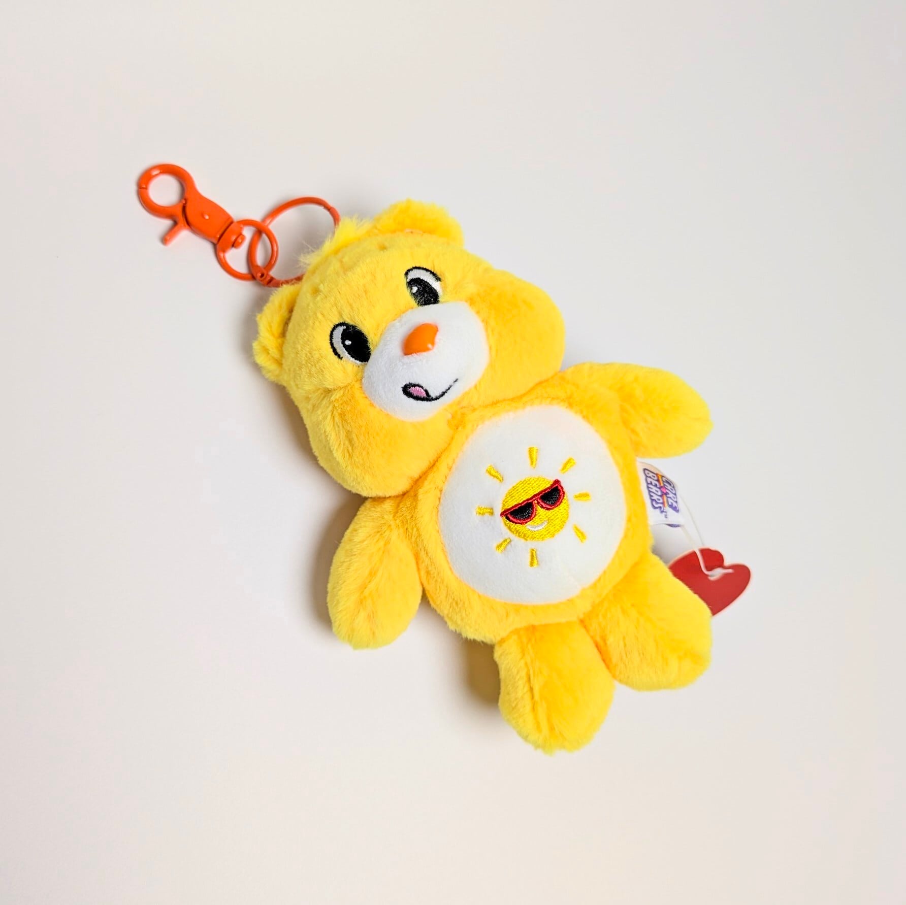 【 Care Bears（ケアベア）】 『 Funshine Bear ファンシャインベア 』ぬいぐるみキーホルダー / plush keyholder〚アメリカン雑貨 アメトイ〛