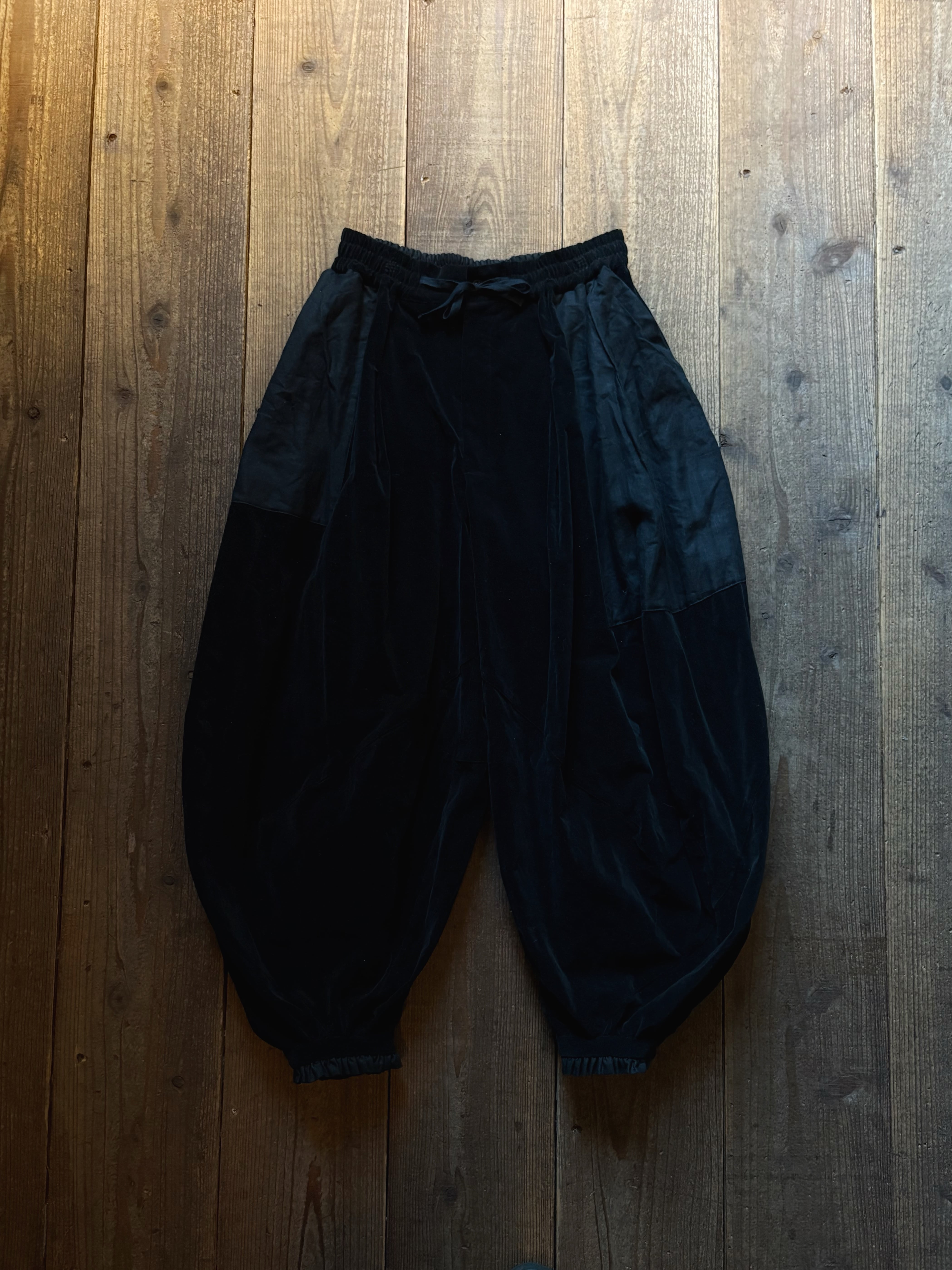 山内 塩縮加工起毛リネン・立体切り替えパンツ2 | TALE COCOON