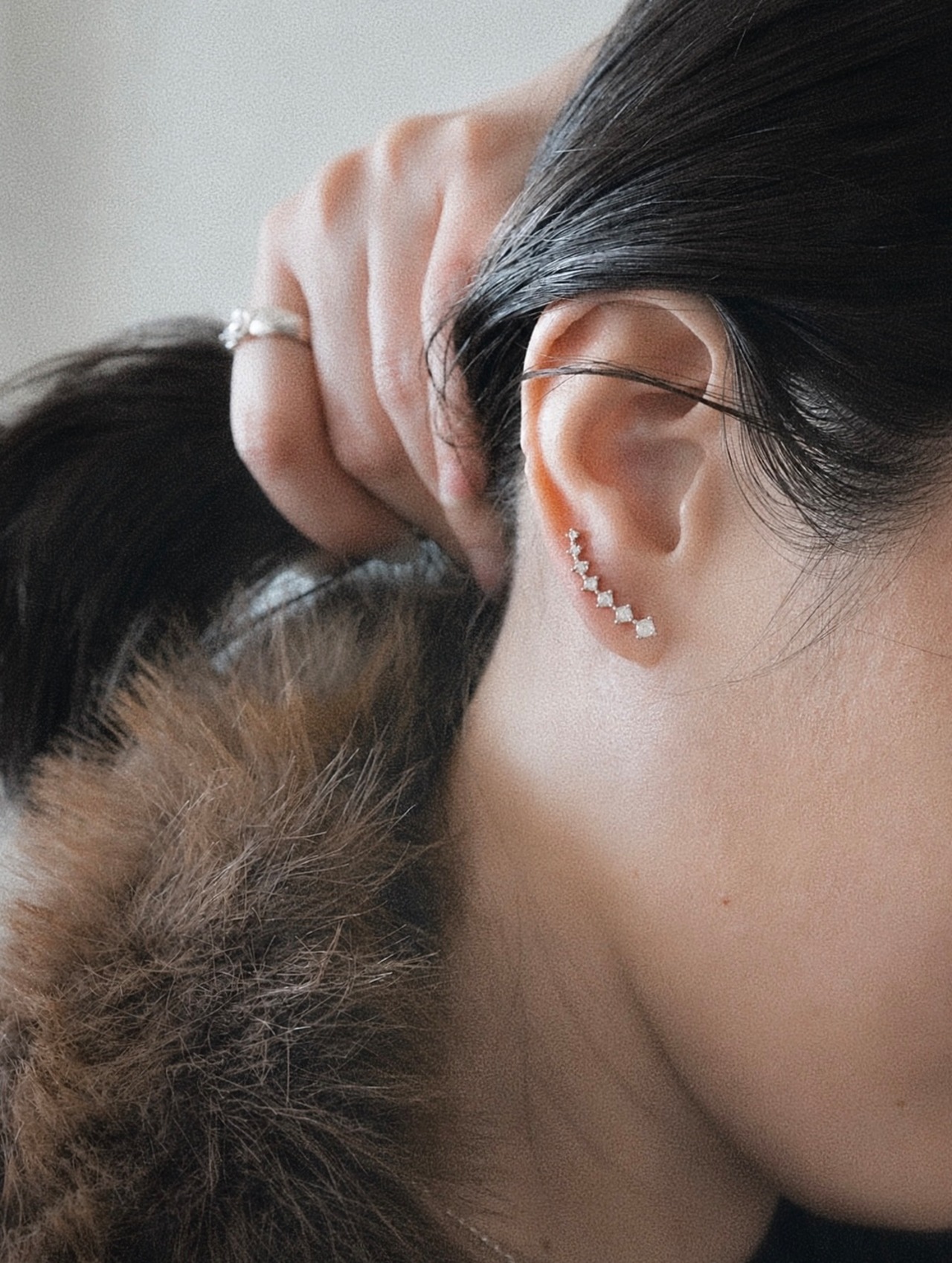 LINE STONE PIERCE