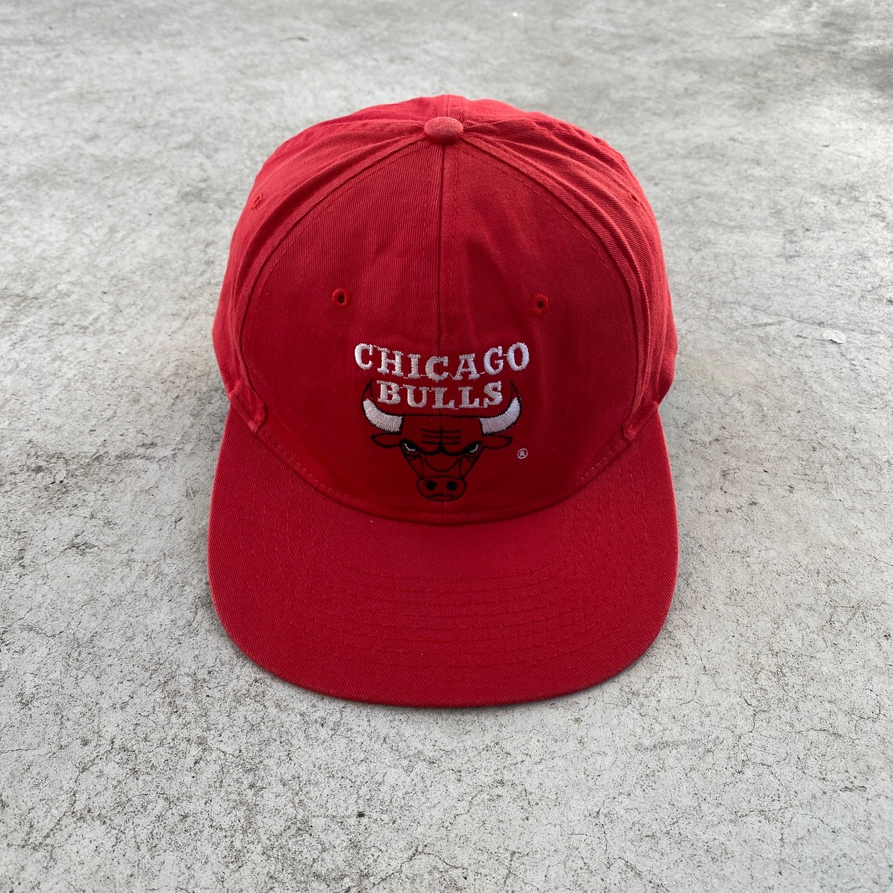 90’s CHICAGO BULLS OFFICIAL NBA CAP - RED
