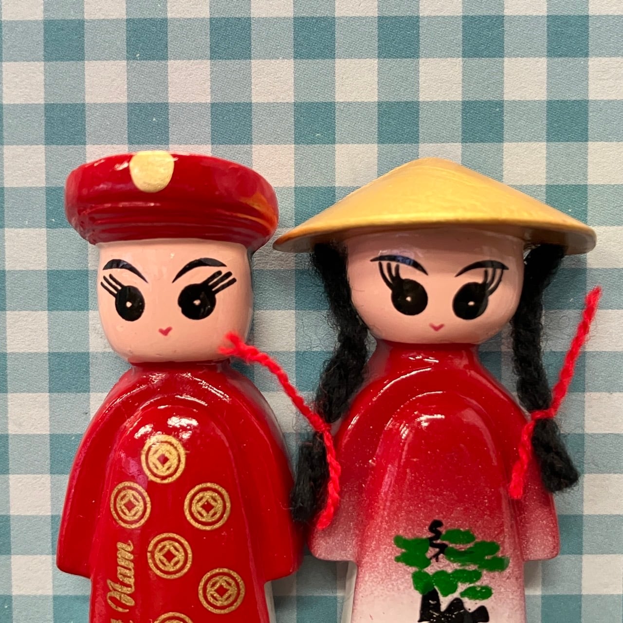 ベトナム雑貨 かわいい人形マグネット 男の子＆女の子2個セット | made